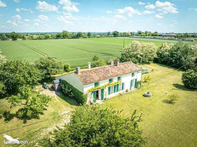 Maison vente à Montmorillon, Genouillé