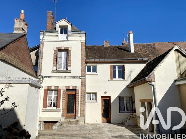 Maison vente à La Vallée, Château-Renault