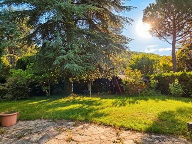 Maison vente à Versailles, Plaisir