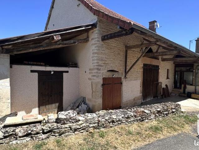 Maison vente à Mâcon, Ozenay