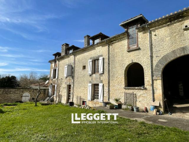 Maison vente à Confolens, Vouharte