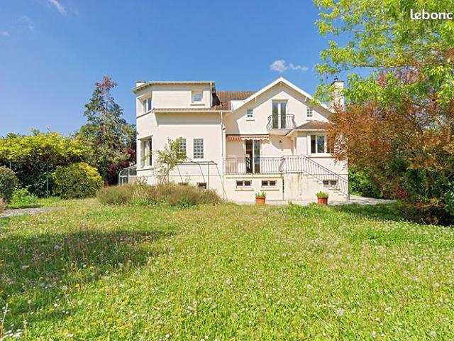 Maison vente à Saint-Germain-en-Laye, Saint-germain-en-laye