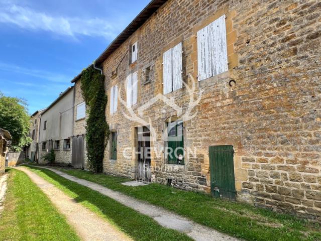 Maison vente à Charleville-Mézières, Montcornet