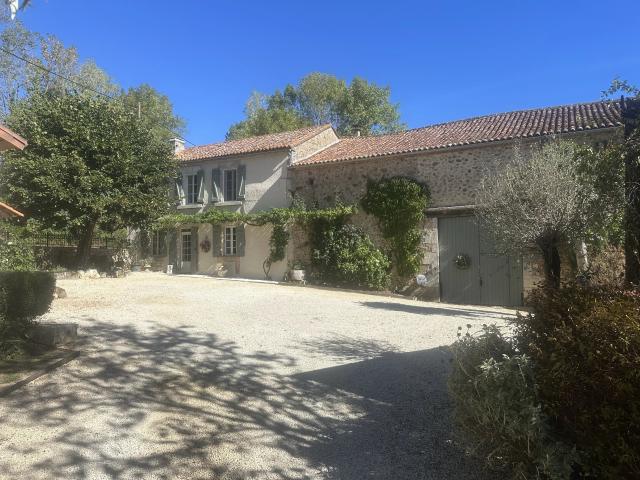 Maison vente à Montbron, Charente