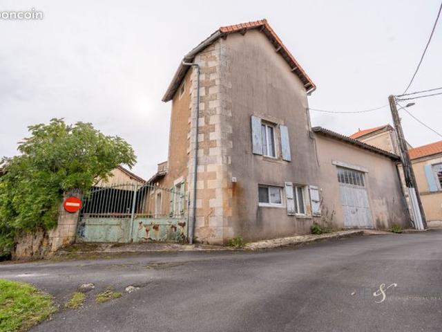 Maison vente à Confolens, Nouvelle-Aquitaine