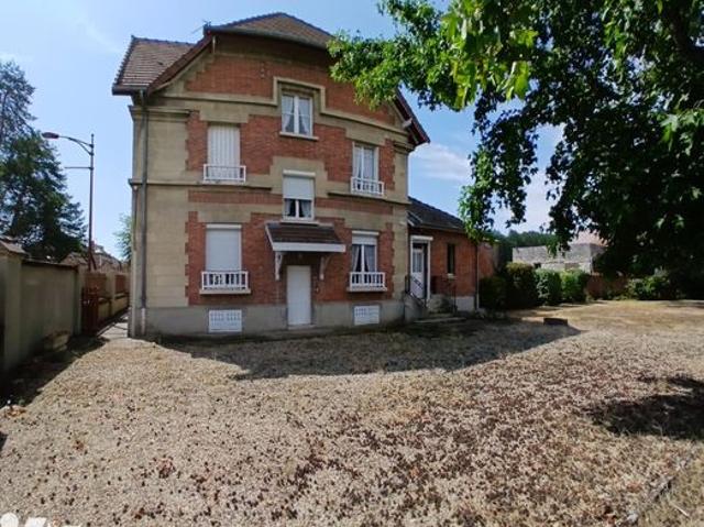 Maison vente à Laon, Coucy-le-château-auffrique