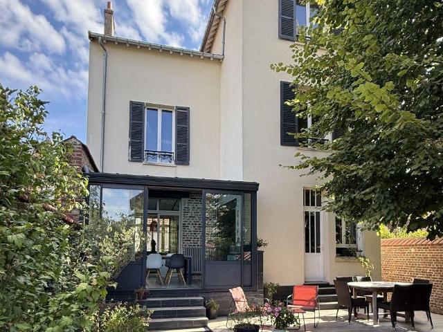 Maison vente à Centre Ville, Compiègne