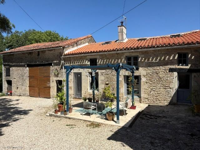 Maison vente à Confolens, Mansle
