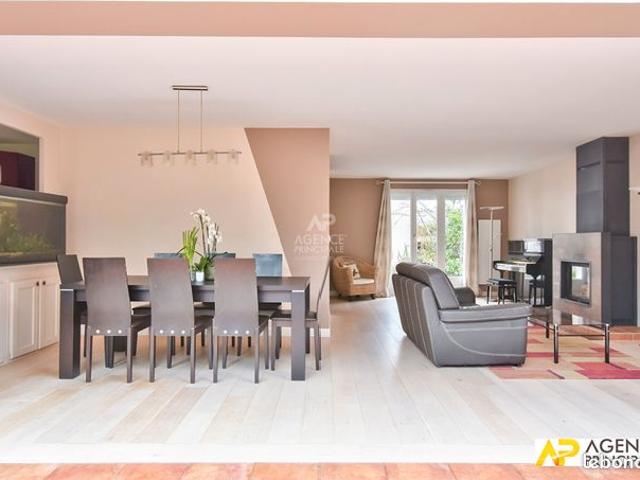 Maison vente à Saint-Germain-en-Laye, Le Mesnil-le-roi