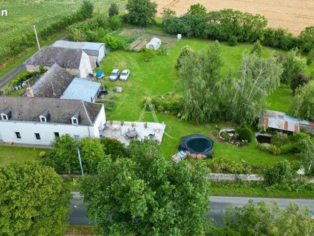 Maison vente à Château-Gontier, Châtelain