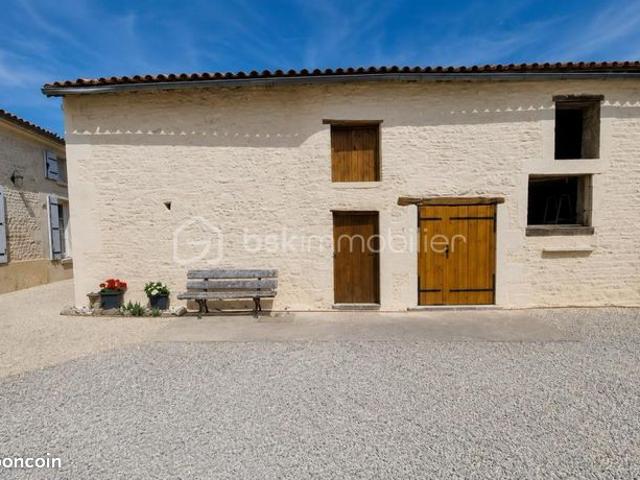 Maison vente à Saint-Jean-d'Angély, Cressé