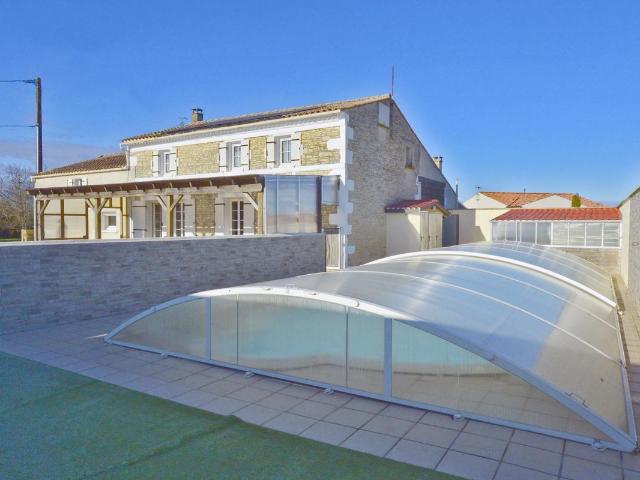 Maison vente à Saintes, Corme-ecluse