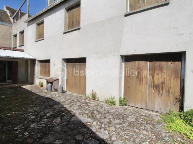 Maison vente à Sens, Montacher-villegardin