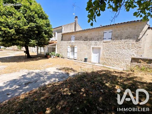 Maison vente à Saint-Jean-d'Angély, Paillé