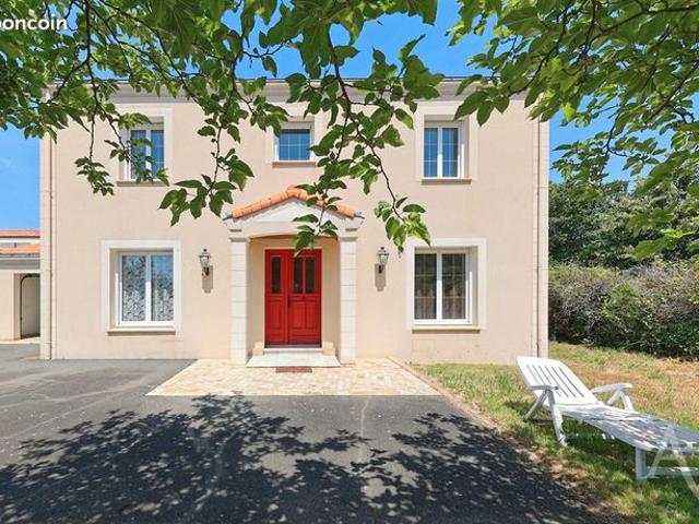 Maison vente à La Roche-sur-Yon, Montaigu