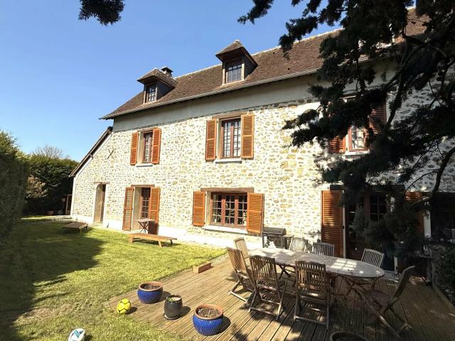 Maison vente à Versailles, Plaisir