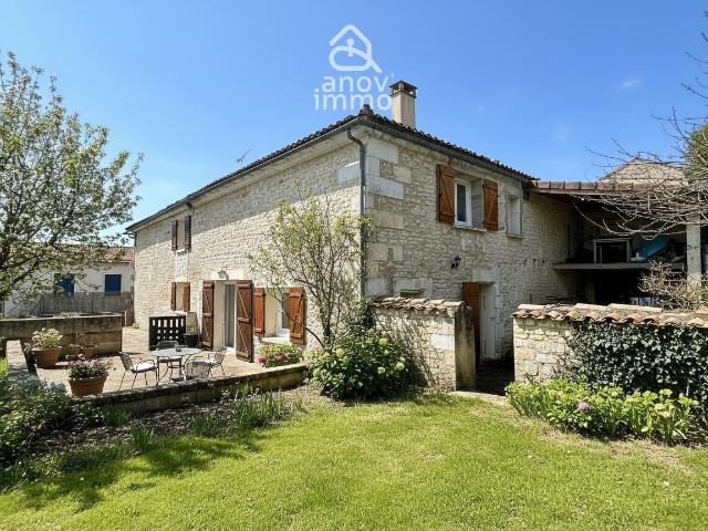 Maison vente à Angoulême, Aignes-et-puypéroux