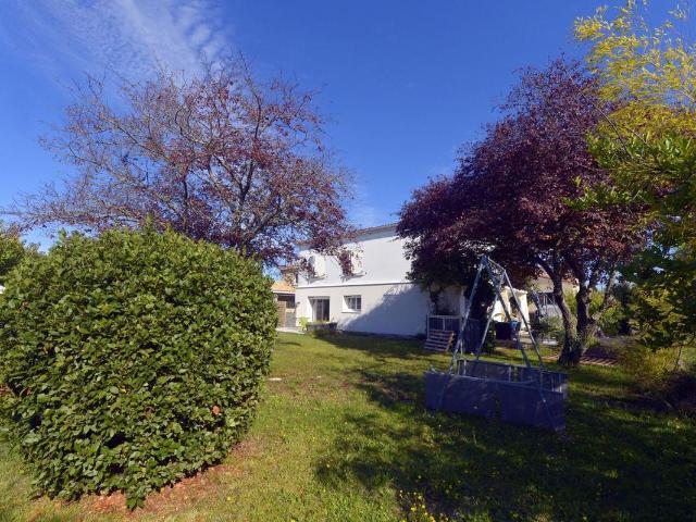 Maison vente à Saintes, Médis