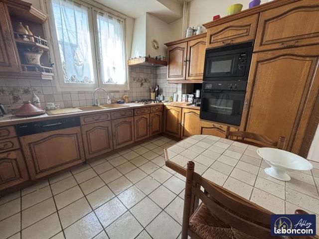 Maison vente à Mauriac, Riom-ès-montagnes