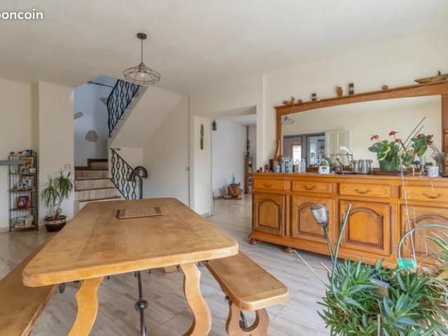 Maison vente à Pontoise, Mériel