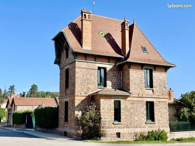Maison vente à Vichy, Le Donjon
