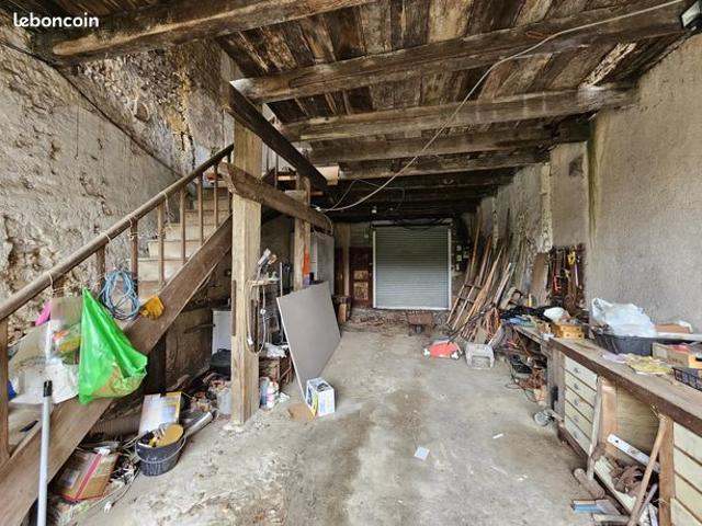 Maison vente à Confolens, Saint-claud