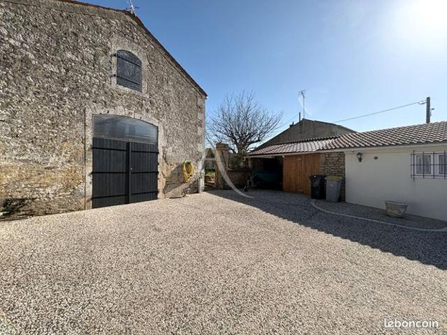 Maison vente à Montmorillon, Nalliers