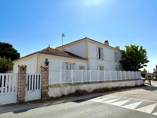 Maison vente à Fontenay-le-Comte, Grues
