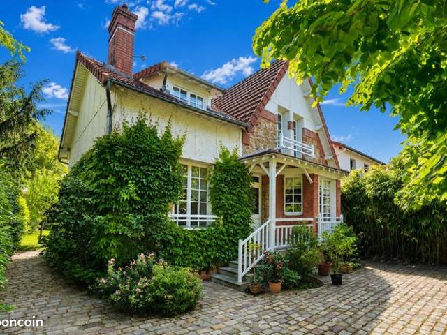 Maison vente à Saint-Germain-en-Laye, Le Pecq