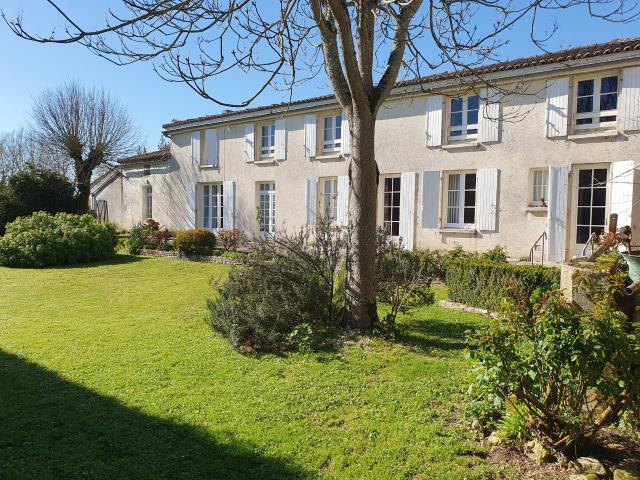 Maison vente à Saint-Jean-d'Angély, Bresdon