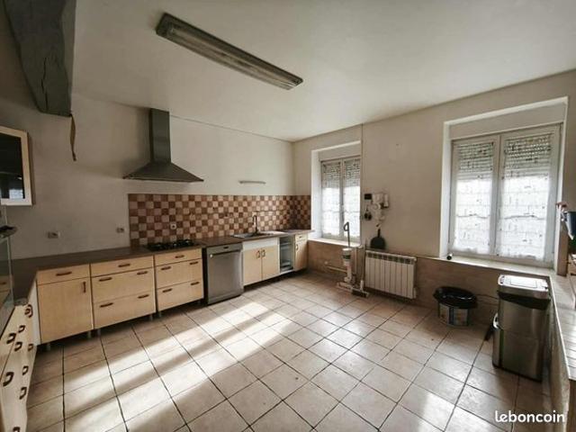 Maison vente à Laon, Bourg-et-comin
