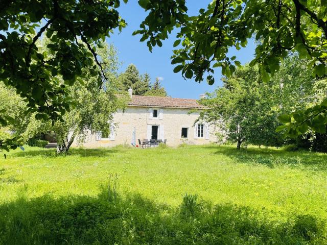 Maison vente à Cozes, Chapitre