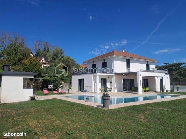 Maison vente à Vienne, Sillans