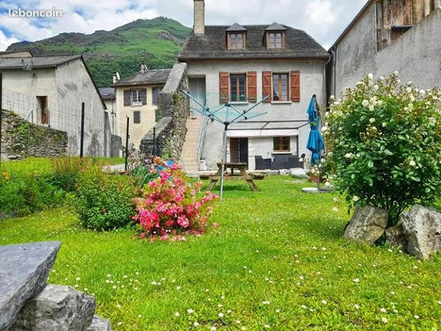 Maison vente à Oloron-Sainte-Marie, Béost