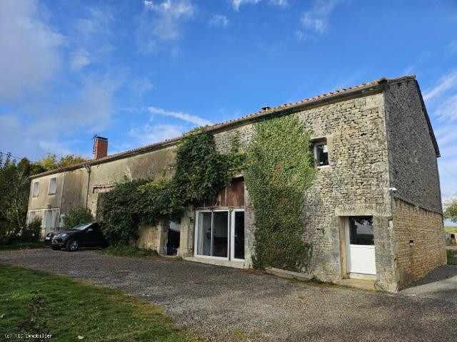 Maison vente à Confolens, Nouvelle-Aquitaine