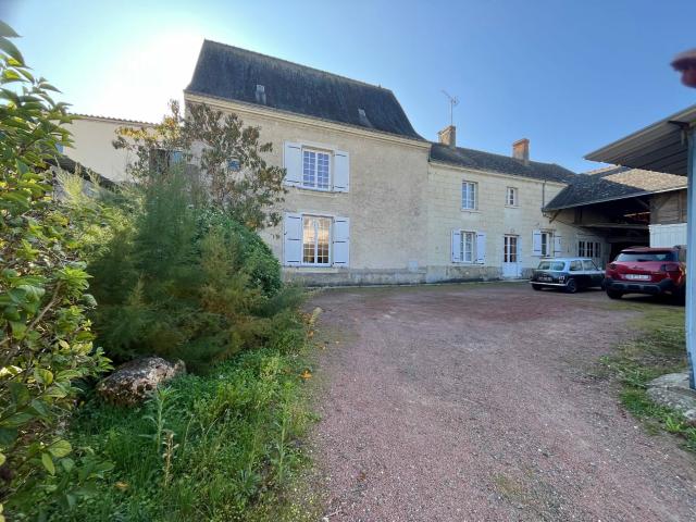 Maison vente à Saumur, Saint-cyr-en-bourg