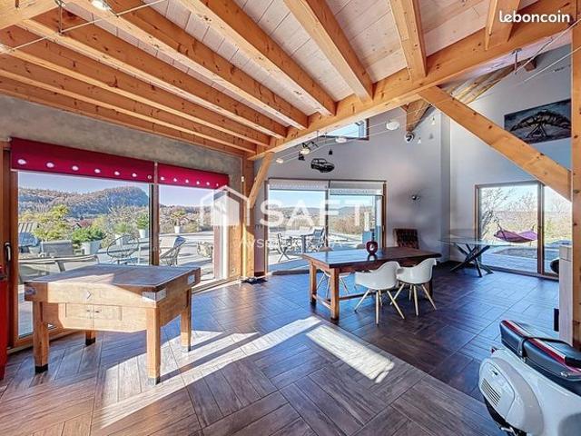 Maison vente à Saint-Claude, Crenans