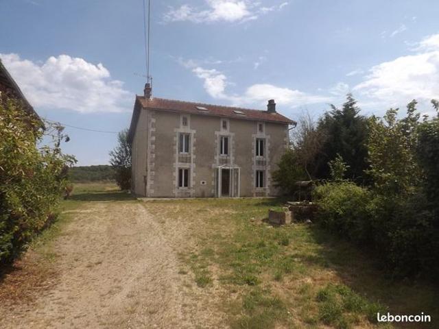 Maison vente à Confolens, Hiesse