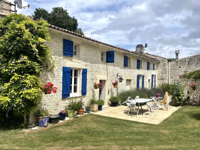 Maison vente à Saint-Jean-d'Angély, Saint-hilaire-de-villefranche