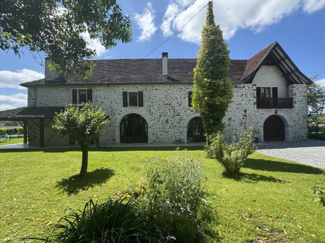 Maison vente à Oloron-Sainte-Marie, Sauveterre-de-béarn