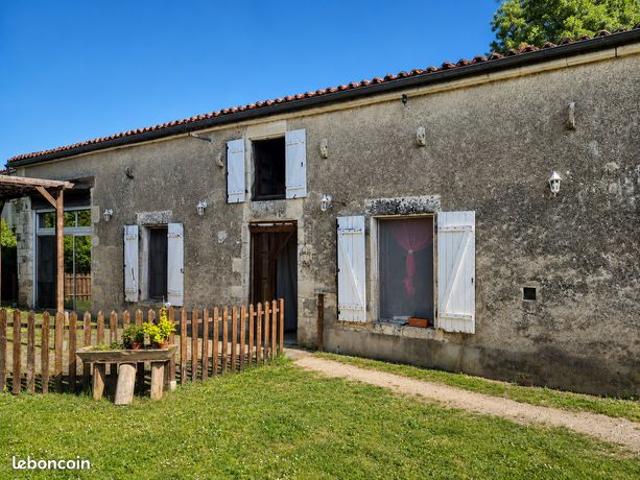 Maison vente à Confolens, Besse