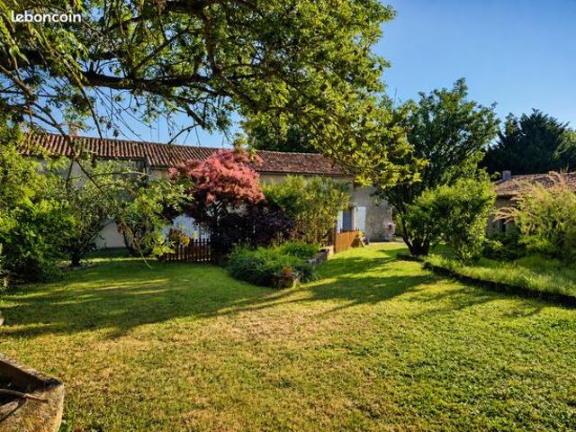 Maison vente à Confolens, Besse