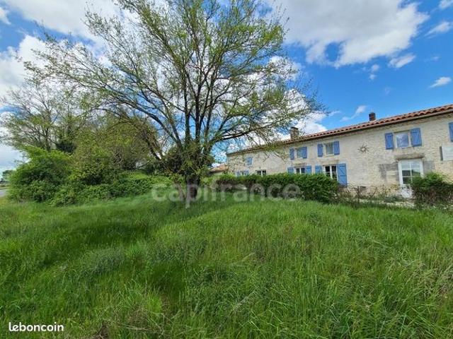 Maison vente à Saint-Jean-d'Angély, La Brousse