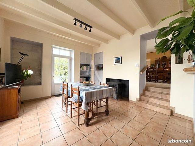 Maison vente à Fontenay-le-Comte, Velluire