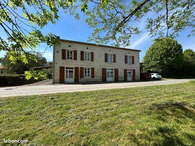 Maison vente à Confolens, Mazerolles