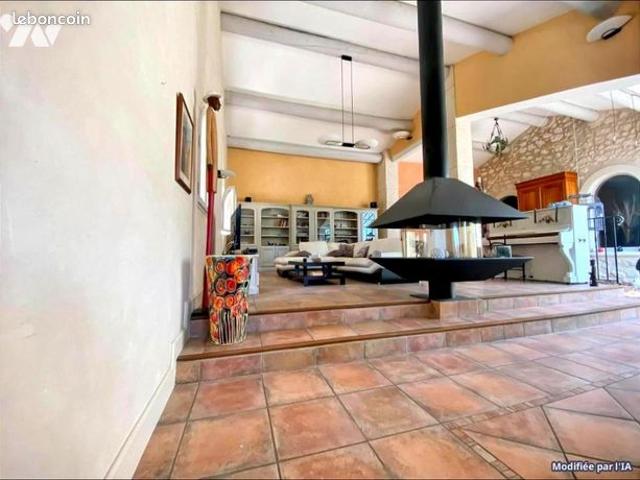 Maison vente à Arles, Mollégès