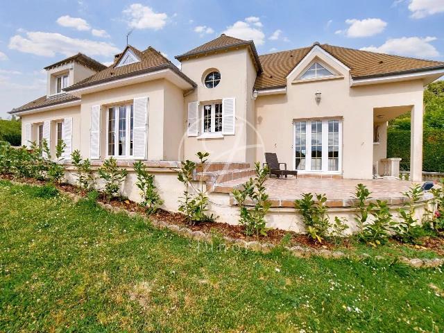 Maison vente à Saint-Germain-en-Laye, Maule
