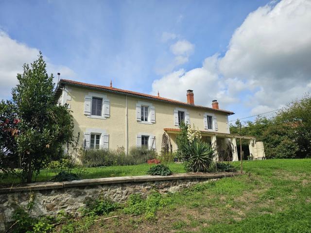 Maison vente à Roumazières-Loubert, Terres-de-Haute-Charente