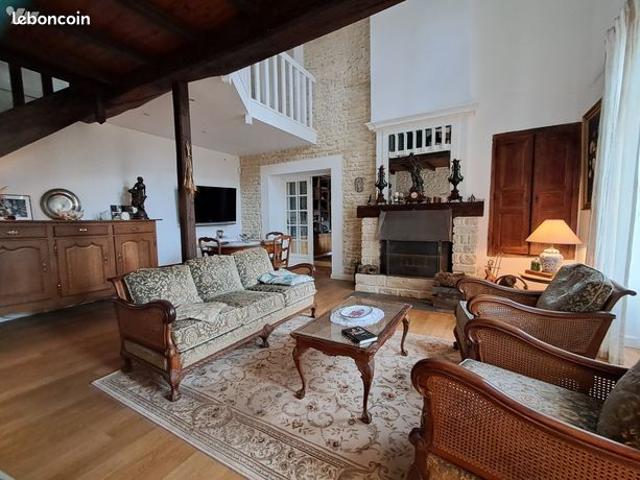 Maison vente à Saint-Jean-d'Angély, La Brousse
