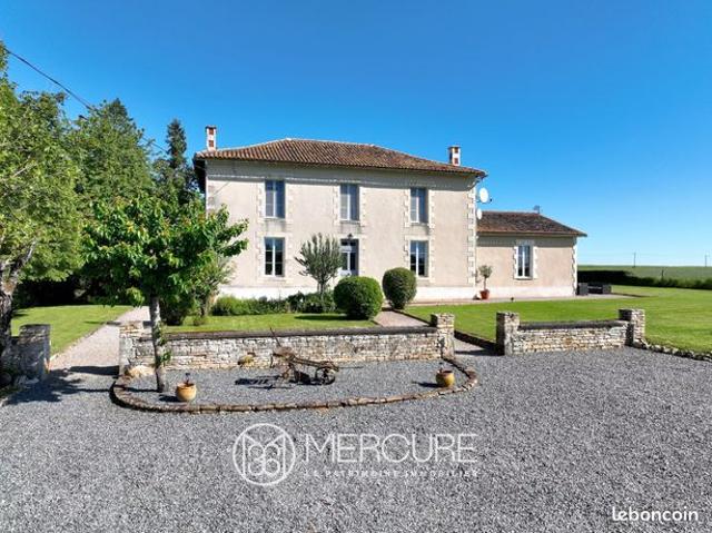 Maison vente à Confolens, Saint-coutant